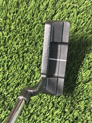 Right Handed  Odyssey O Works Black 2W 31.5" Putter