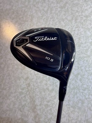 RH Titleist 915 D2 10.5 Driver Diamana 70g Stiff Flex Graphite Shaft & Headcover