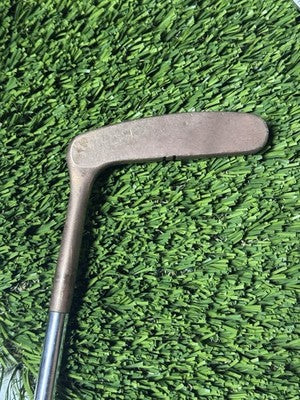 Acushnet Heel Shafted Flange Bullseye Putter 34.5” New Grip