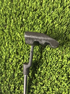 Right Handed Mizuno Putter 8901 Black Waffle Design Steel Shaft 35”