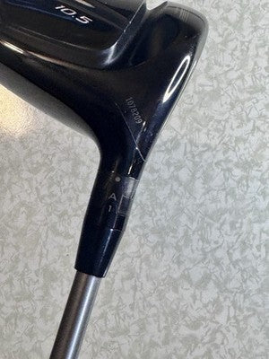 RH Titleist 915 D2 10.5 Driver Diamana 70g Stiff Flex Graphite Shaft & Headcover