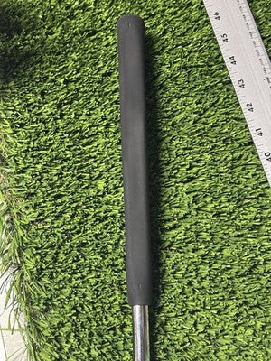 Acushnet Heel Shafted Flange Bullseye Putter 34.5” New Grip