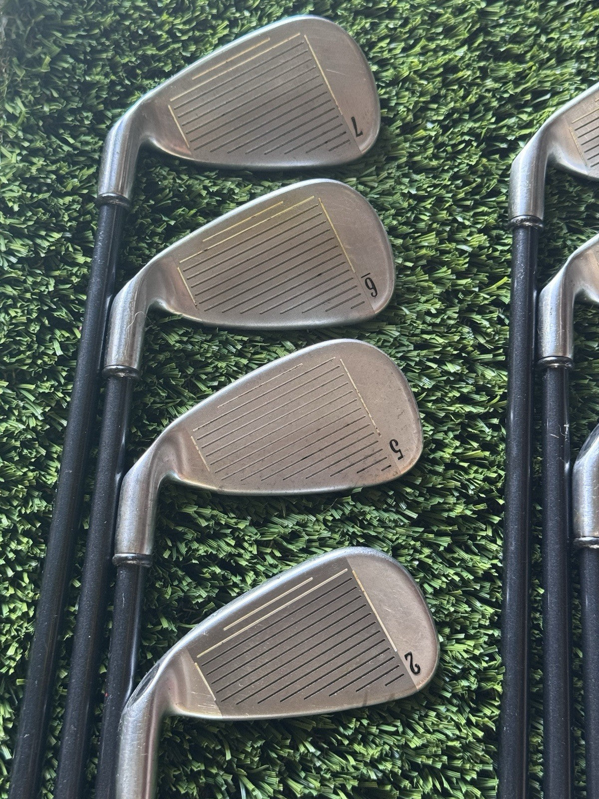 Callaway 2002 Big Bertha iron Set 2, 5-10,PW RCH 75 Regular Flex Graphite RH