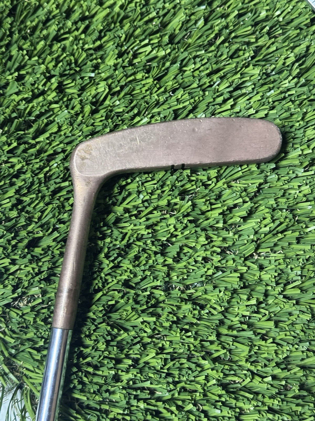Acushnet Heel Shafted Flange Bullseye Putter 34.5” New Grip