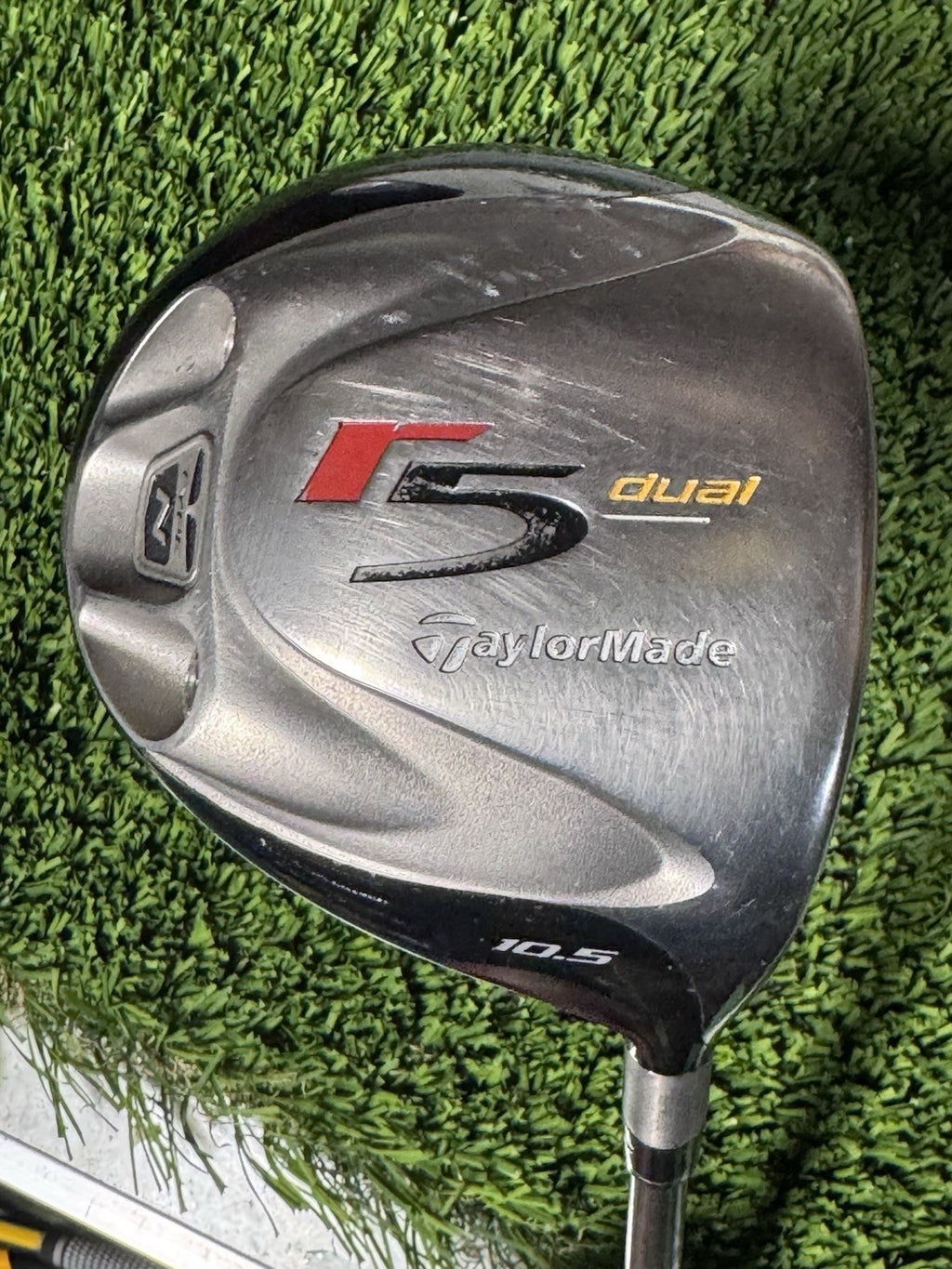TaylorMade r5 Dual 10.5* Driver Graphite 65g Shaft Stiff Flex Right Handed 45.5”
