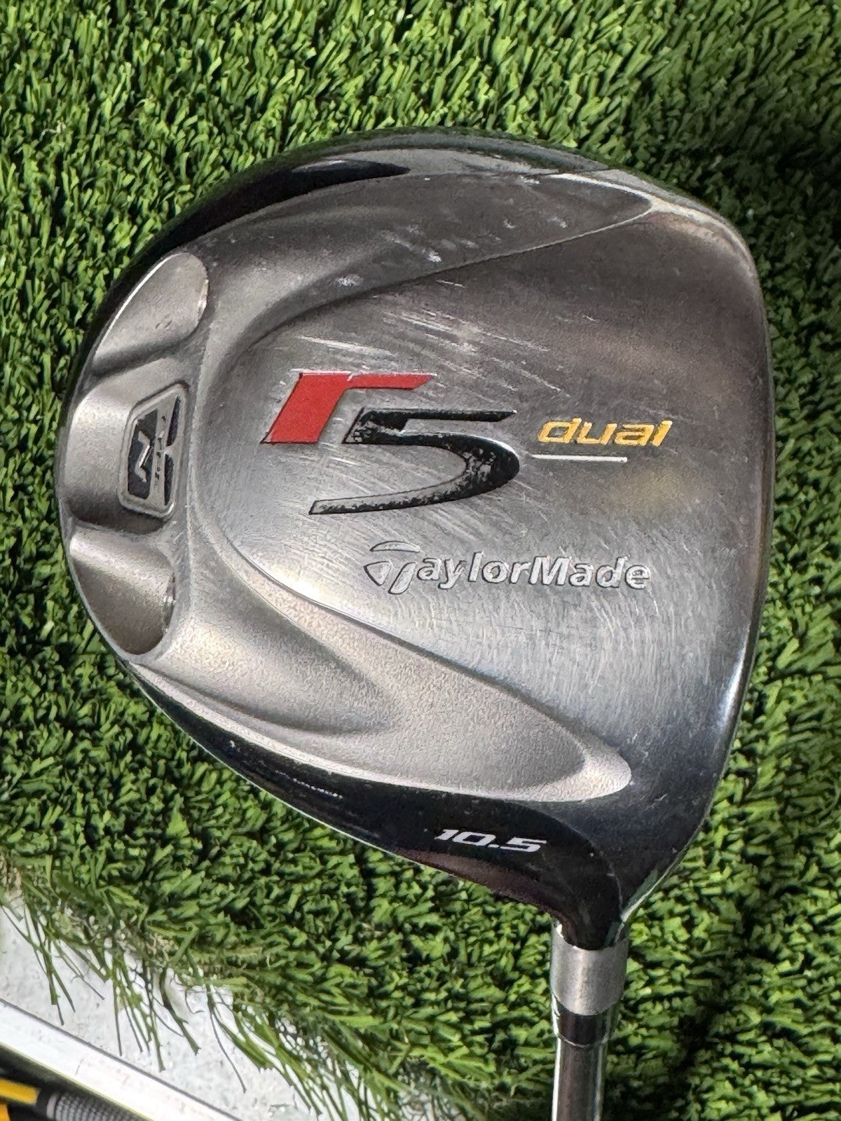 TaylorMade r5 Dual 10.5* Driver Graphite 65g Shaft Stiff Flex Right Handed 45.5”