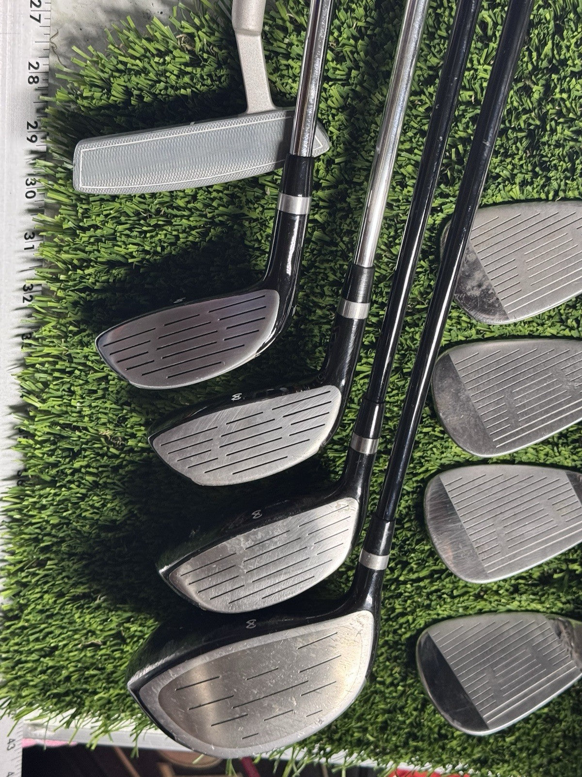 Maxfli Varsity 9 Pc Youth Junior Golf Set 3H,4H,5,7,9,SW,3W,Driver, Putter & Bag