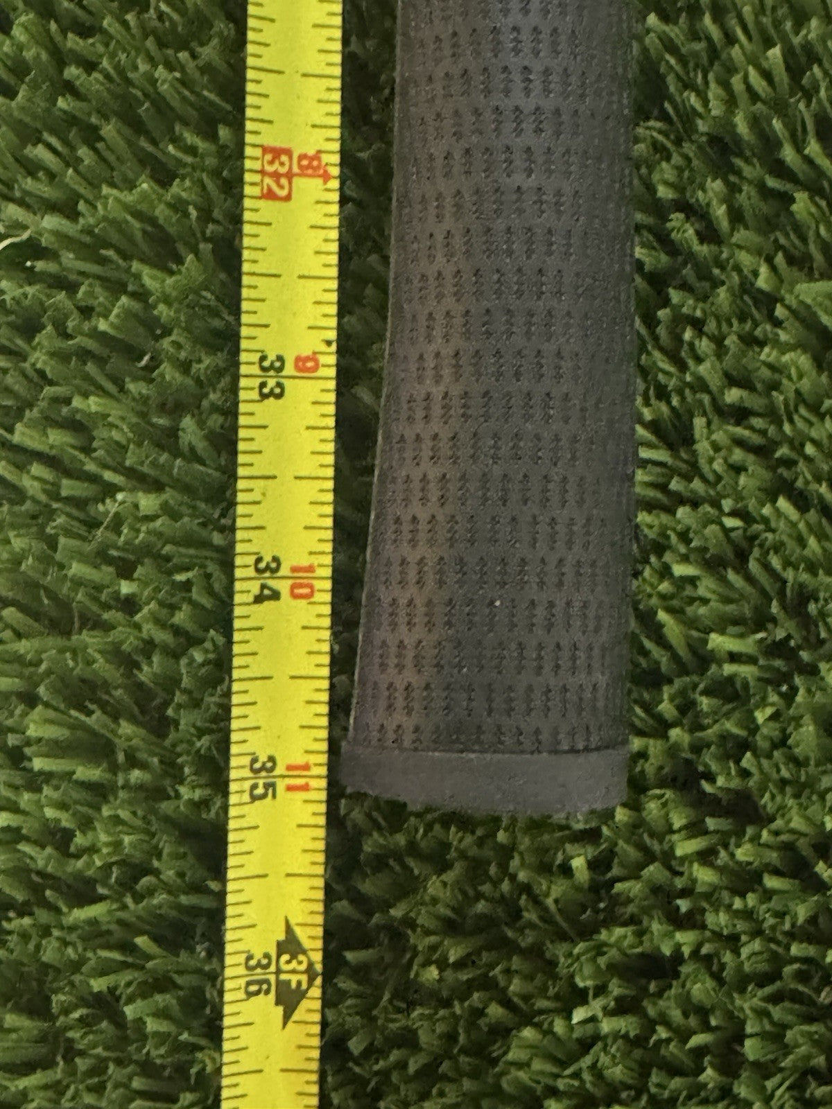 Right Handed Mizuno Putter 8901 Black Waffle Design Steel Shaft 35”