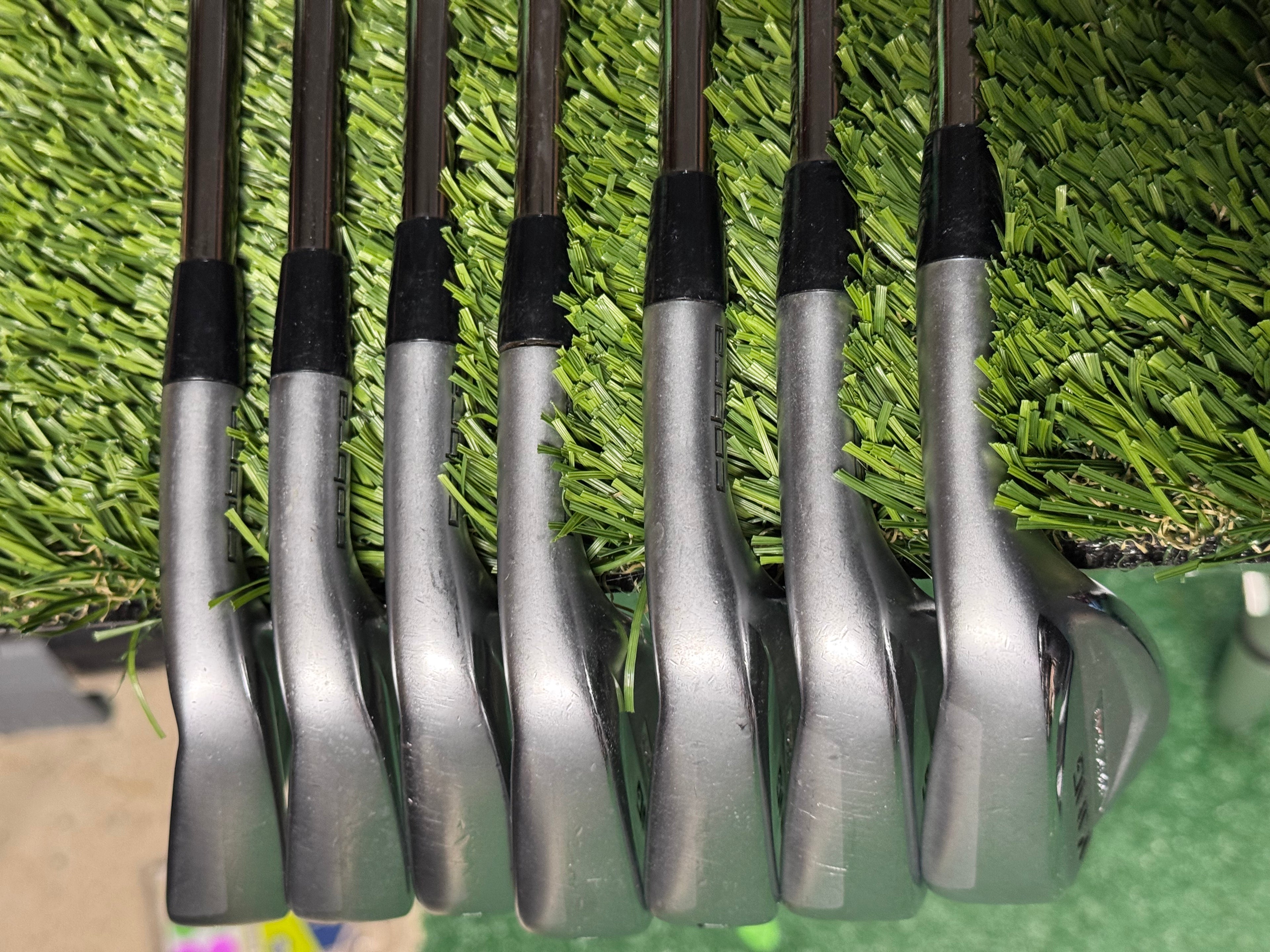 COBRA KING FORGED TEC ONE LEGNTH IRON SET 5-PW, GW Recoil ESX Graphite R-Flex RH